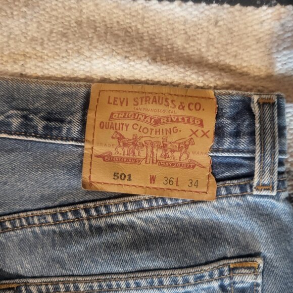 Variety of designer jeans - Picture 14 of 16